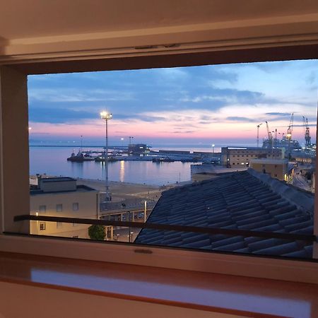 La Finestra Sul Porto Apartment Ancona Dış mekan fotoğraf
